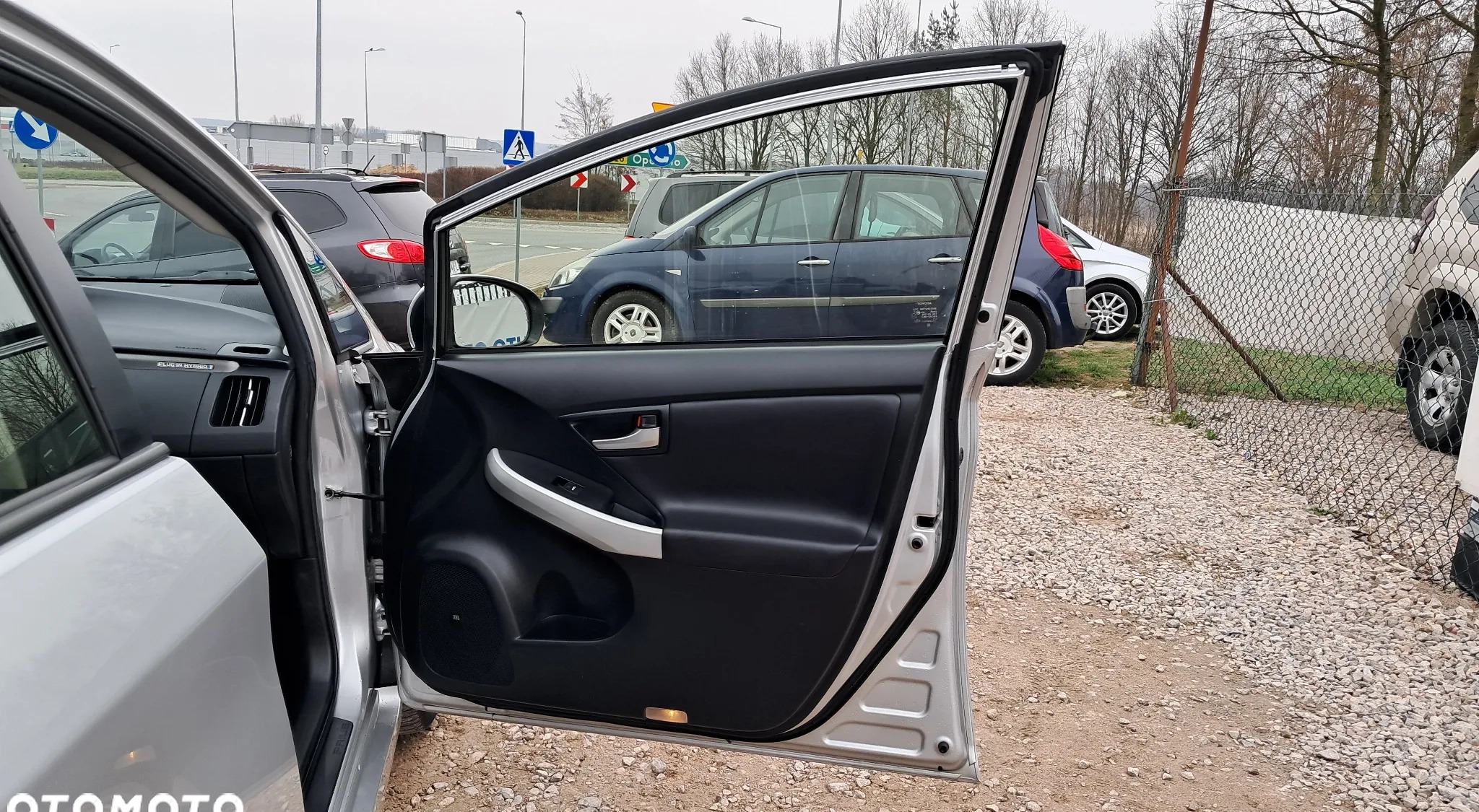 Toyota Prius cena 56900 przebieg: 290000, rok produkcji 2013 z Kock małe 106